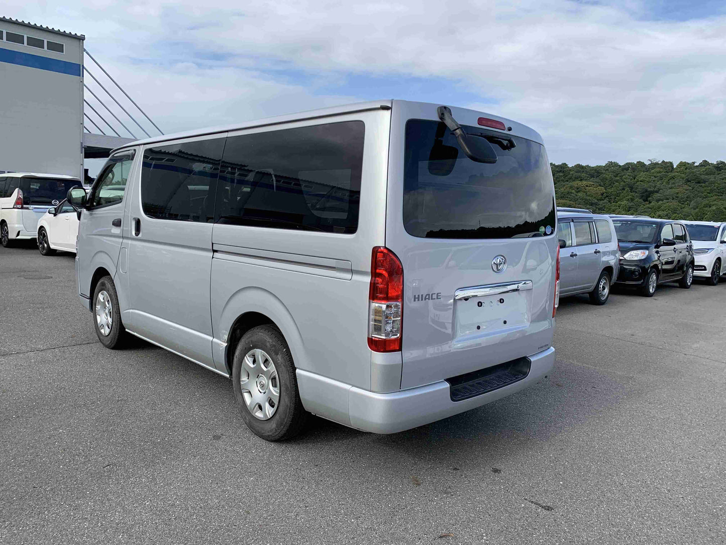 TOYOTA HIACE VAN
