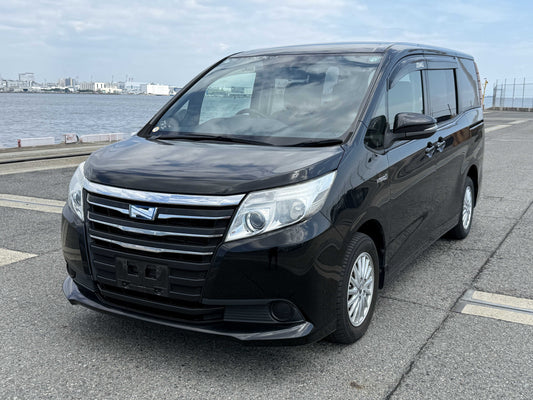 TOYOTA NOAH HV