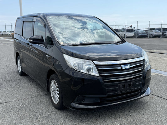 TOYOTA NOAH HV