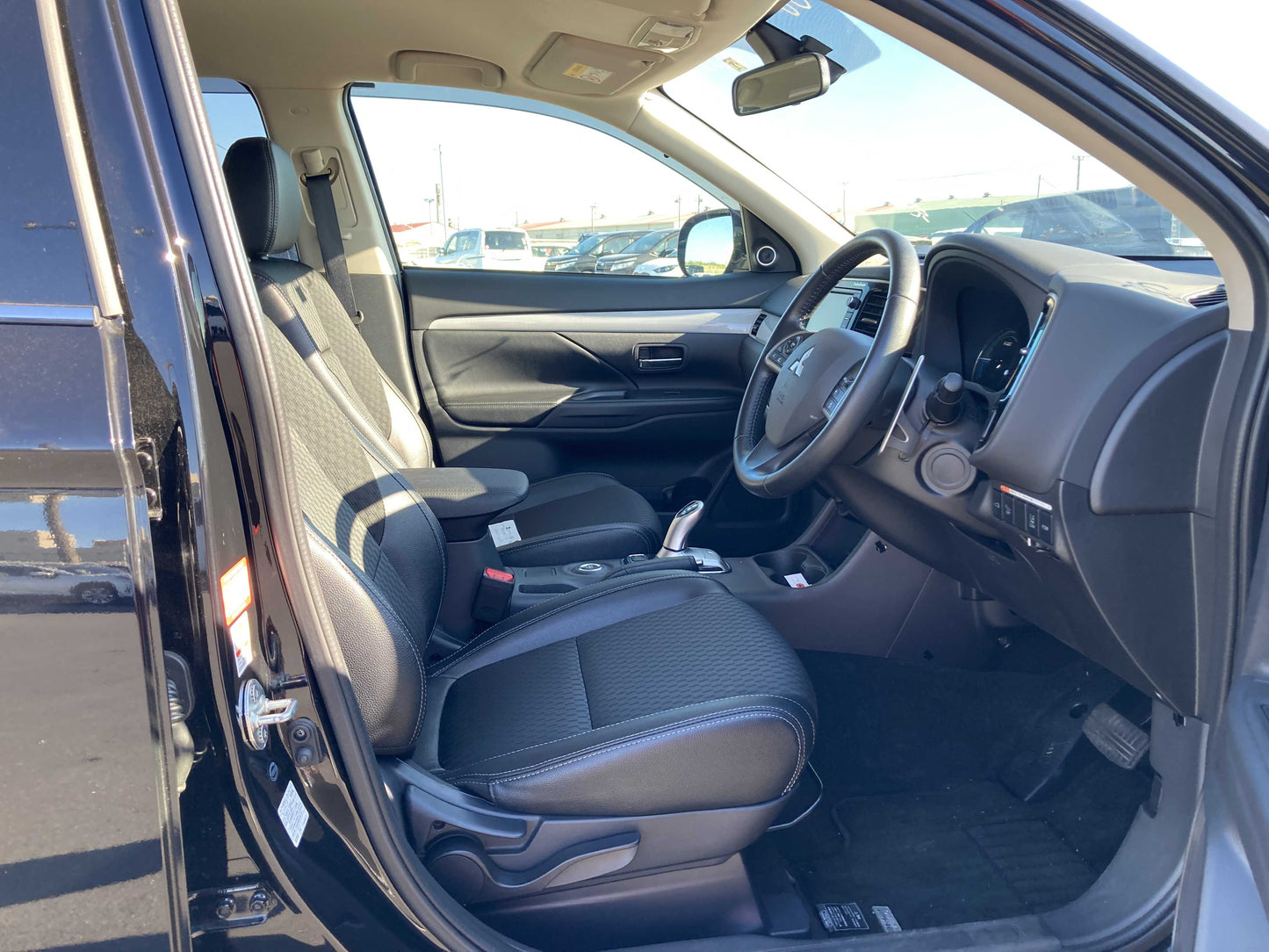 MITSUBISHI OUTLANDER PHEV