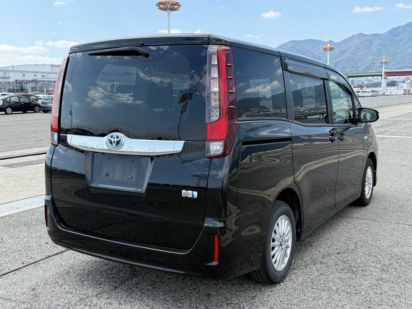 TOYOTA NOAH HV