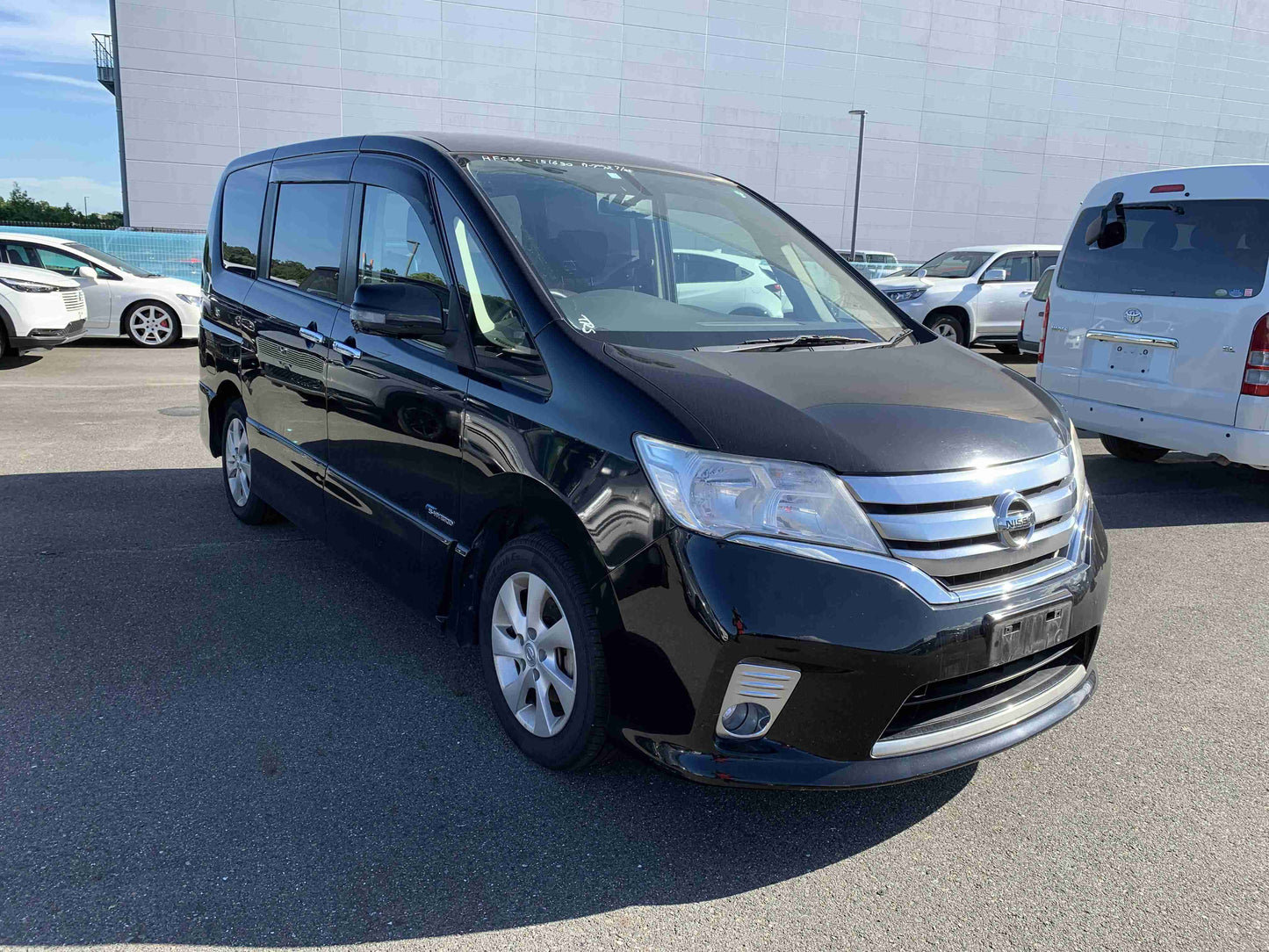 NISSAN SERENA