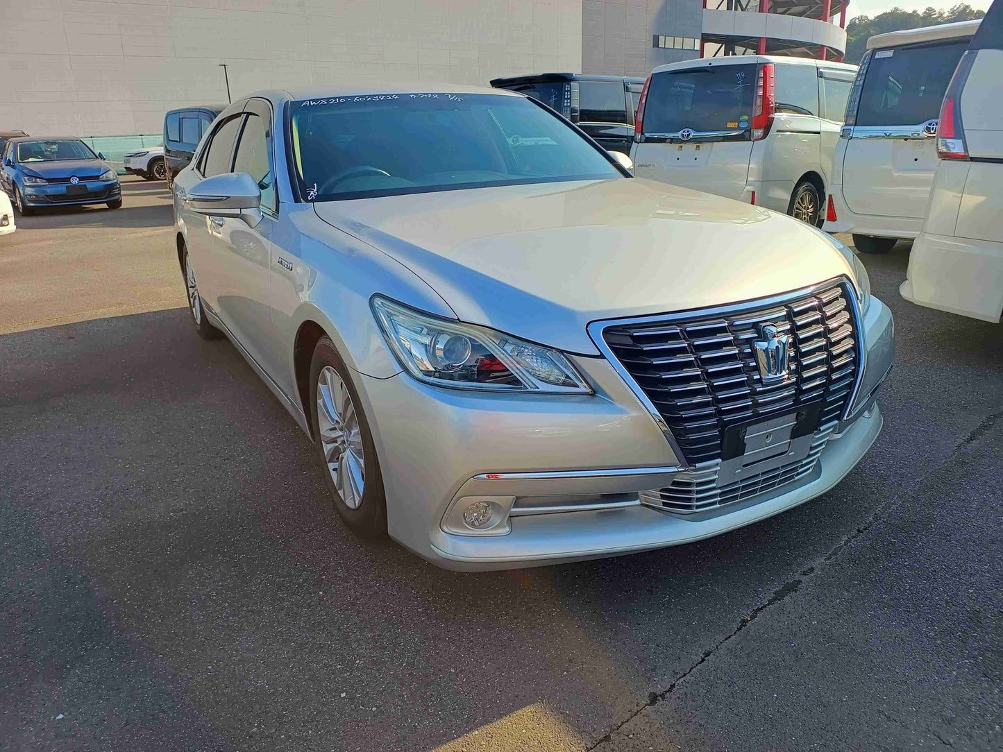 TOYOTA CROWN HYBRID